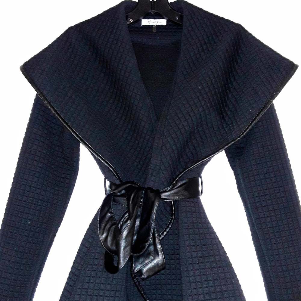 Xtaren Wrap Jacket /Dark Black/Waffle Texture